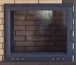 Fireplace doors with glass